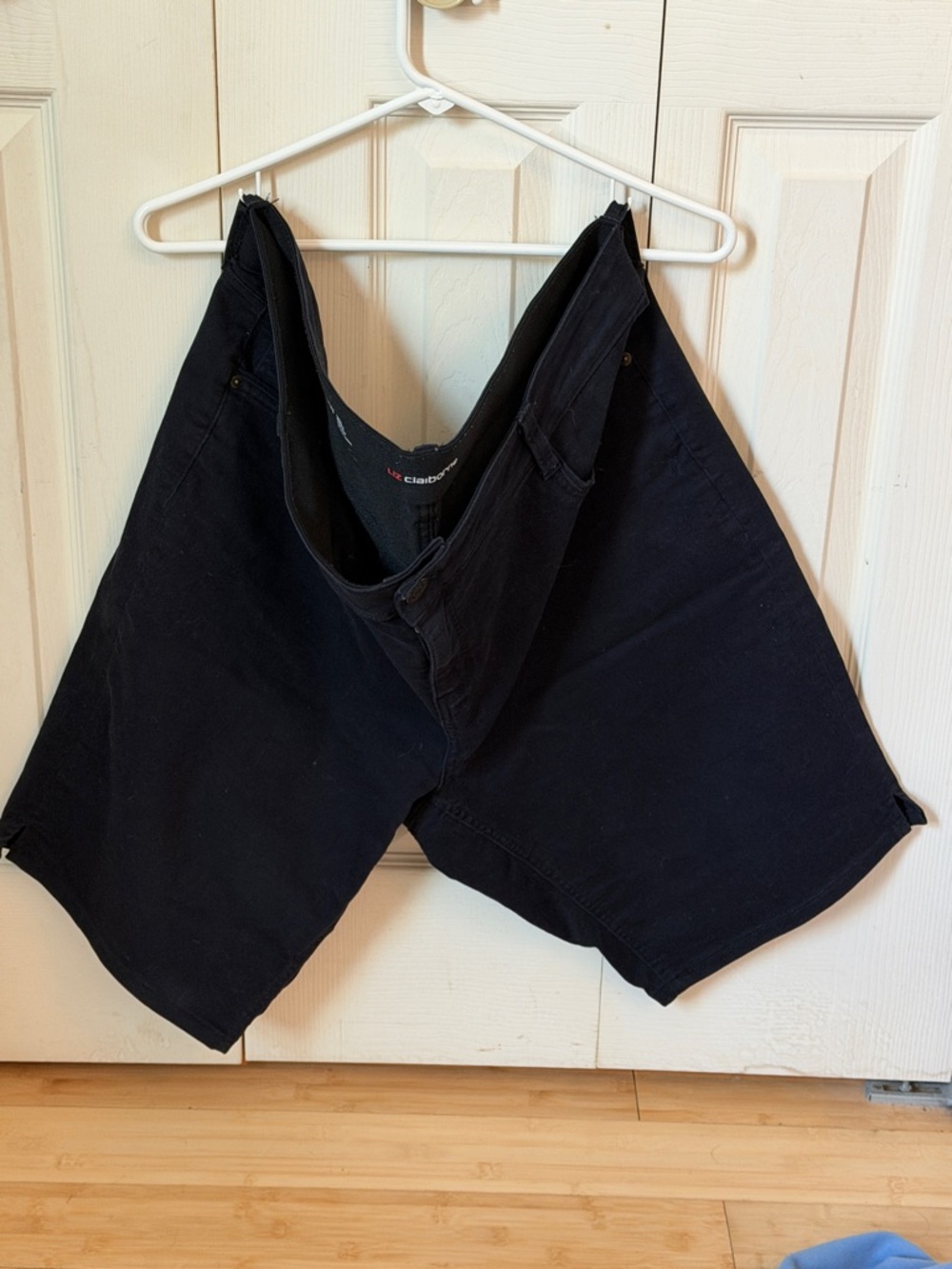 Liz Claiborne Women's Black Bermuda Shorts - Classic Everyday Style